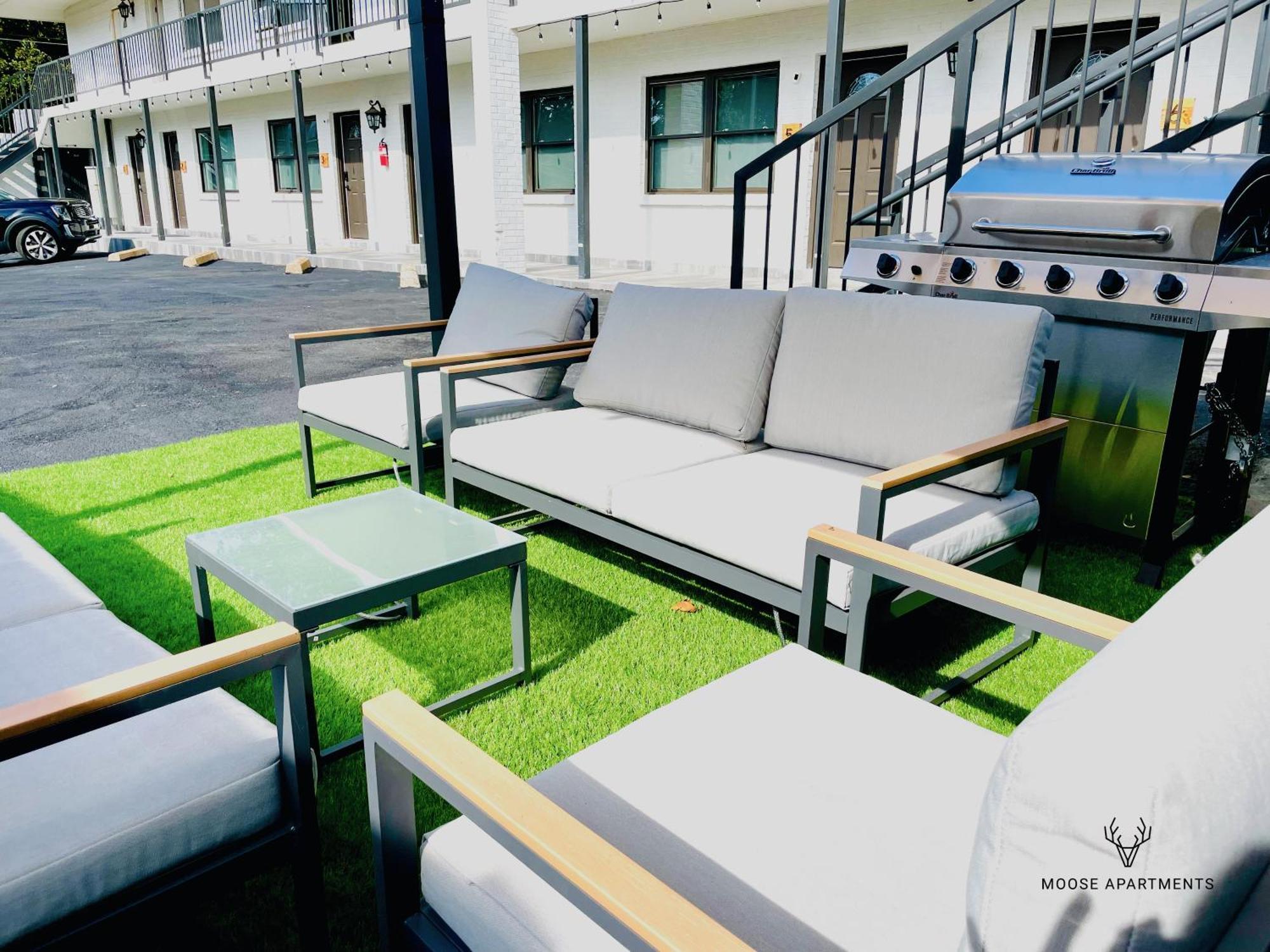 The Moose #9 - Brand New Luxe Modern Loft With Free Parking, King Bed & Fast Wifi Apartment เมมฟิส ภายนอก รูปภาพ
